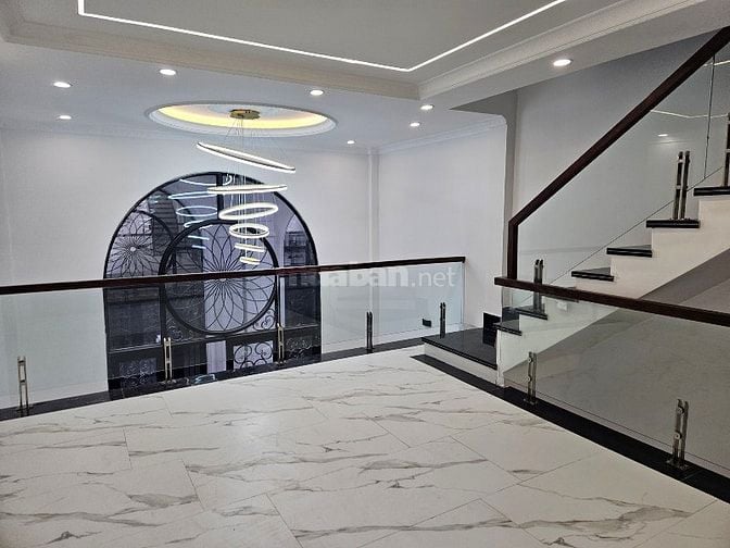 Nhà liền kề mới tinh cách Đường Hồ Sen 50m, 5tầng 45m2, giá 5.75tỷ