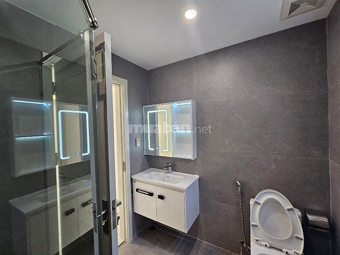 Nhà liền kề mới tinh cách Đường Hồ Sen 50m, 5tầng 45m2, giá 5.75tỷ