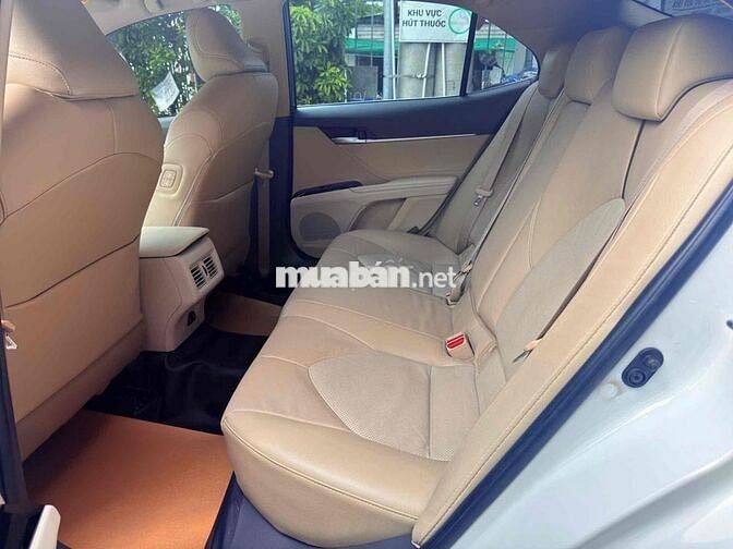 Toyota Camry 2.0G 2021 Trắng 54.000km