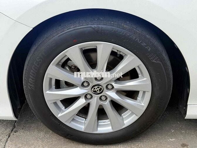 Toyota Camry 2.0G 2021 Trắng 54.000km