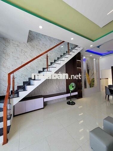 nhà đối diện giáo xứ ngã ba Mỹ hạnh