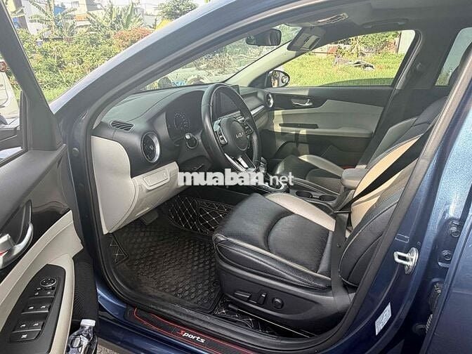 Kia K3 Luxury Xanh 24.000km
