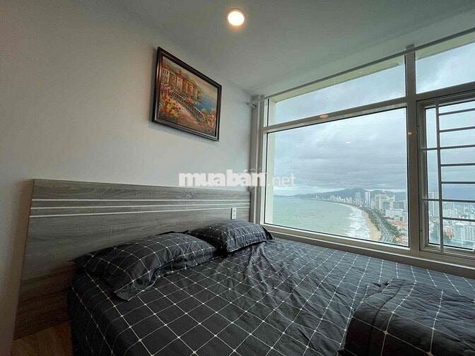 Corner apartment 2 bedrooms for rent in Muong Thanh river