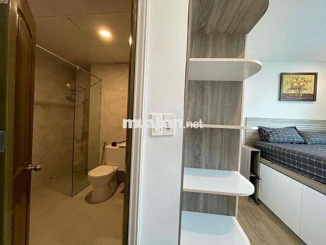 Corner apartment 2 bedrooms for rent in Muong Thanh river