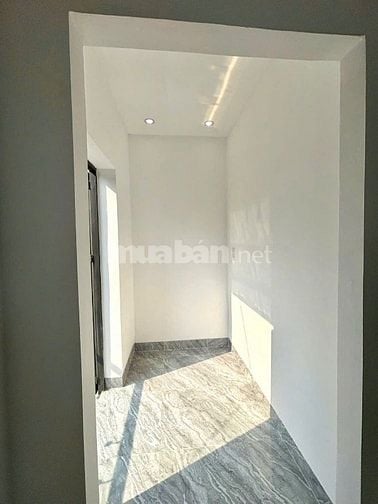 Chạy Thận Bán Gấp Nhà Lầu Mới Xây 4x11 Chỉ 525 Triệu
