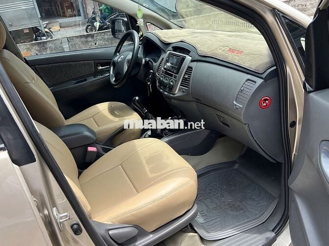 Toyota Innova E 2014 Số sàn Vàng cát 103.000 km