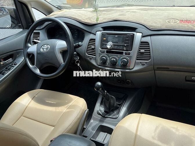 Toyota Innova E 2014 Số sàn Vàng cát 103.000 km