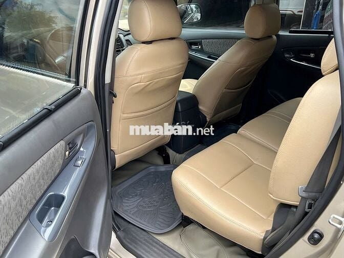 Toyota Innova E 2014 Số sàn Vàng cát 103.000 km