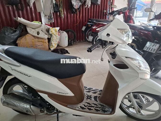 Honda Vision Trắng
