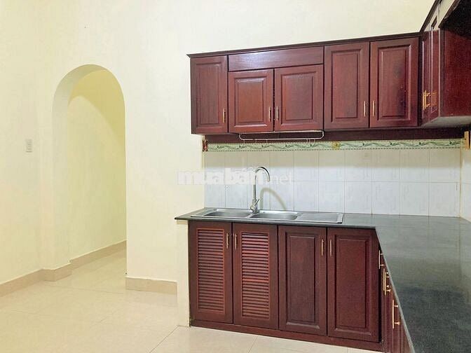 BÁN NHÀ ĐẸP 3 TẦNG - GIÁ 11,5 TỶ CHÍNH CHỦ - HẺM XE HƠI - ĐỦ NỘI THẤT