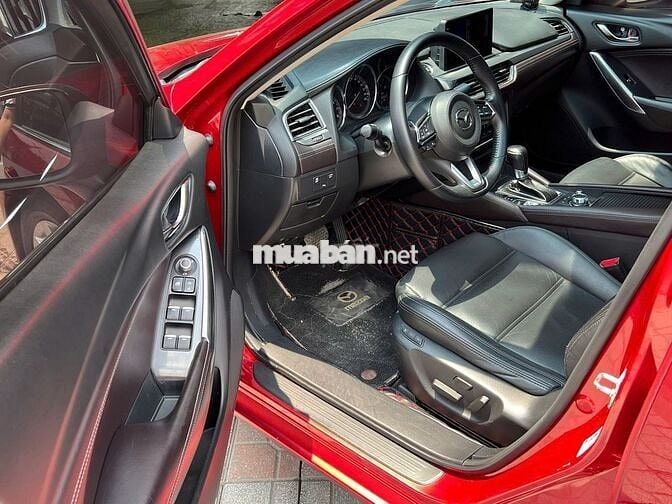 Mazda 6 model 2020 màu đỏ, máy 2.0 siêu êm