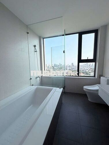 Cho thuê căn 3 PN trống 137 m2 giá 21 triệu bao gồm pql