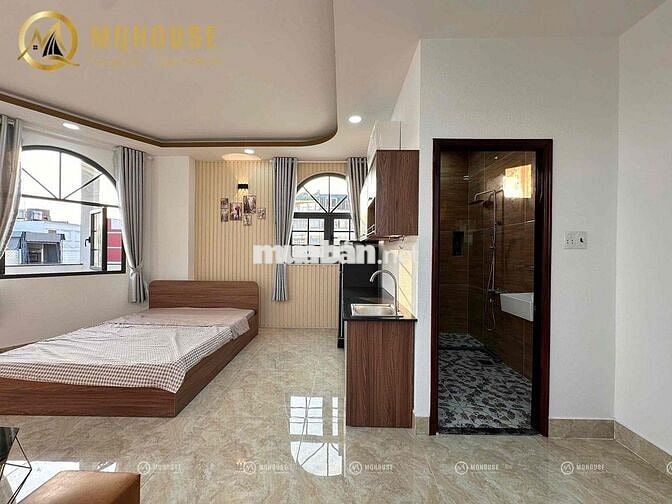 Studio Ban Công Rộng 40m2 | View Thoáng | Ngay Ngã Tư Xã
