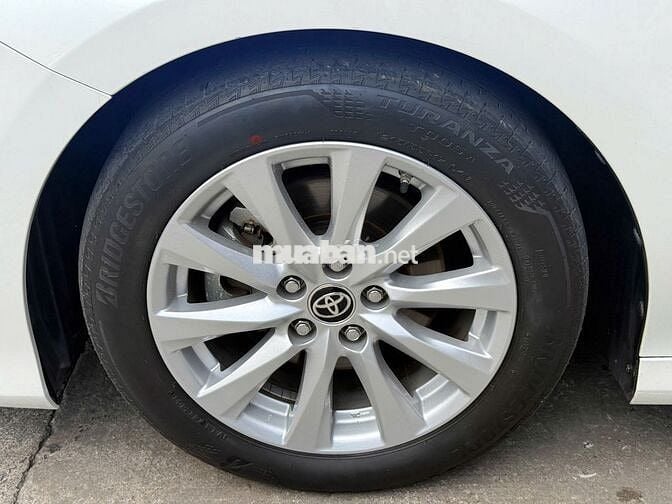 Toyota Camry 2.0G 2021 Trắng 54.247 km