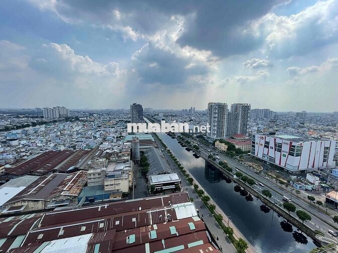 Ngay chủ cho thuê căn góc 2pn cc Aurora Bến Bình Đông Q8 nhà trống