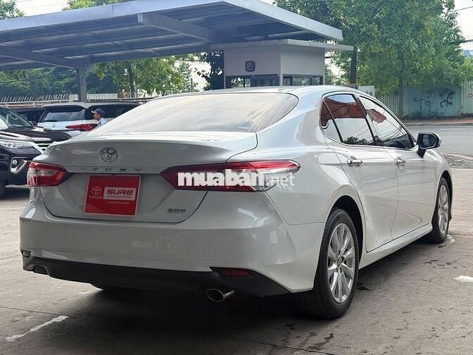 Toyota Camry 2.0G 2021 Trắng 54.247 km