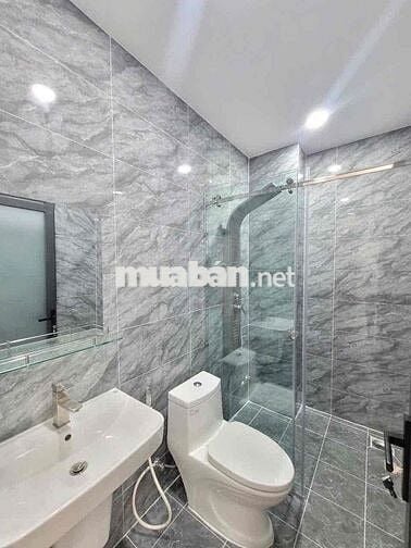 BÁN GẤP NHÀ CHÍNH CHỦ TRỆT 2 TẦNG GẦN TRƯỜNG CHỢ DĨ AN BÌNH DƯƠNG CŨ