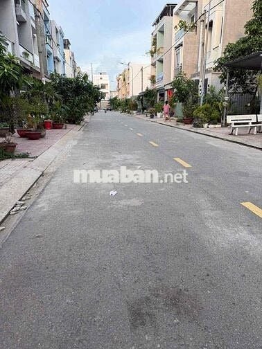 HÀNG NGỘP BÁN TRONG 3 NGÀY NHÀ TRỆT 2 LẦU HOÀN CÔNG DT 60m FULL THỔ