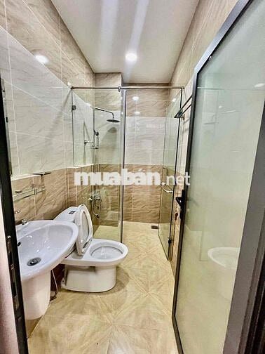Cho Thuê Nhà Gần Nguyễn Văn Thệ DT 250m2 1Trệt 3Lầu 4Pn 5Wc Hẻm Tải