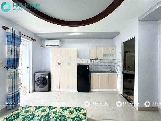Cho Thuê Căn Hộ Bancol Máy Giặt Riêng RỘNG 27m2 Ngay Chợ Hoà Hưng Q10