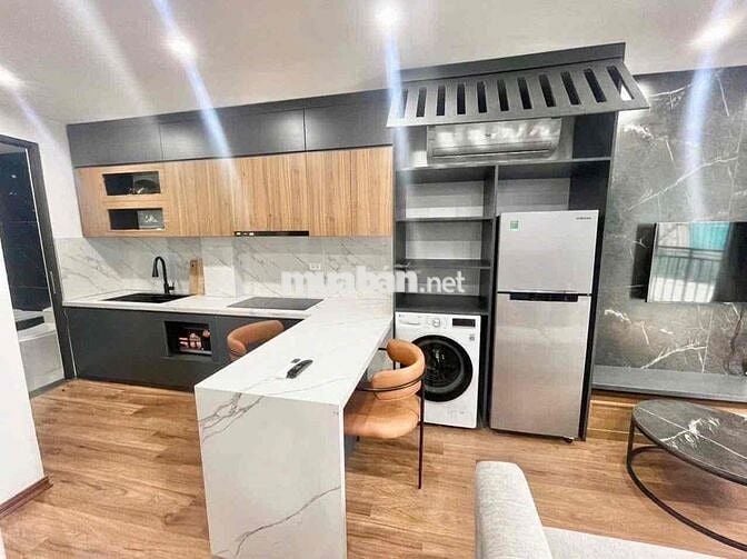 CHO THIÊ CĂN HỘ BAN CÔNG SIÊU THOÁNG NGAY TRUNG TÂM QUẬN 1