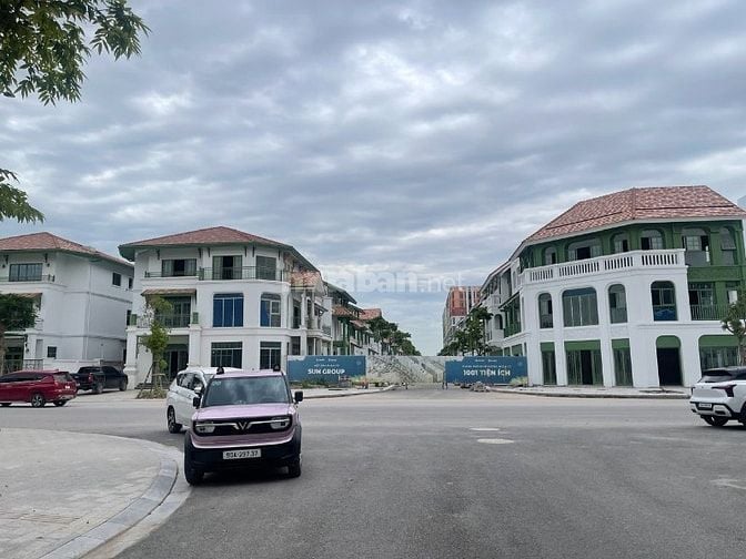 Chỉ 4.4 tỷ nhận ngay nhà liền kề 5 tầng có hầm, vỉa hè 3m đường 17m.