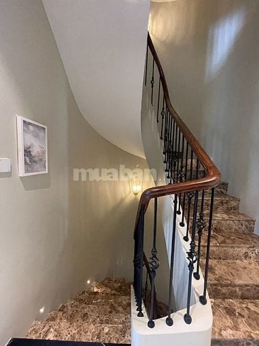 Chỉ 4.4 tỷ nhận ngay nhà liền kề 5 tầng có hầm, vỉa hè 3m đường 17m.