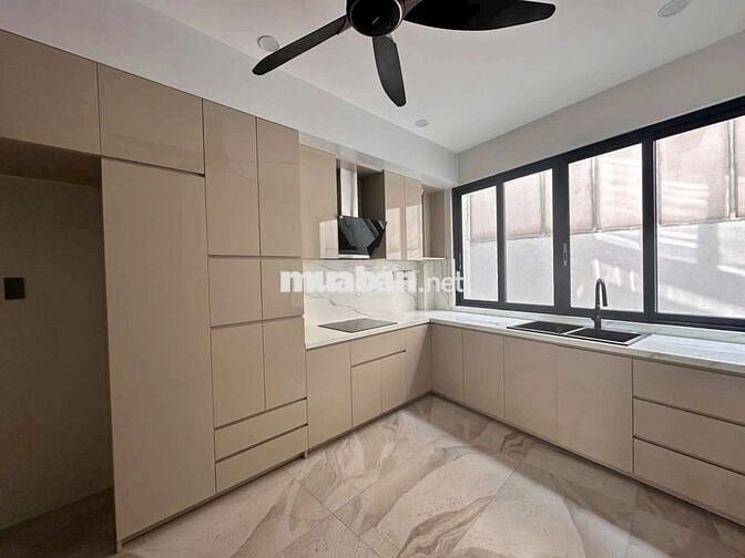 Villa Hoàng Hoa Thám_ 5 Tầng _ 6 Phòng Sang Trọng_ ÔTô Vào Nhà 