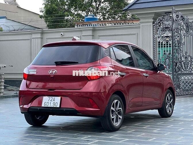 Hyundai i10 AT 2022 15000 km Đỏ Tự động