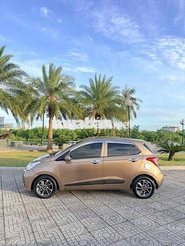Hyundai Grand i10 1.2 AT 2018  Tự động