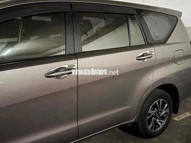 Toyota Innova 2022 Số sàn Xám