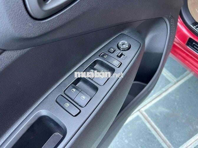 Hyundai i10 AT 2022 15000 km Đỏ Tự động