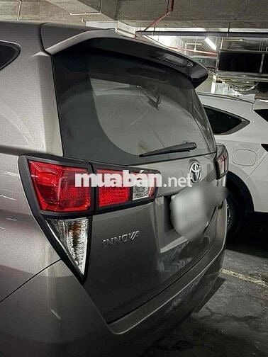 Toyota Innova 2022 Số sàn Xám