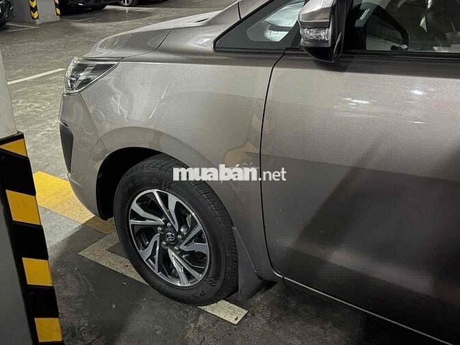 Toyota Innova 2022 Số sàn Xám