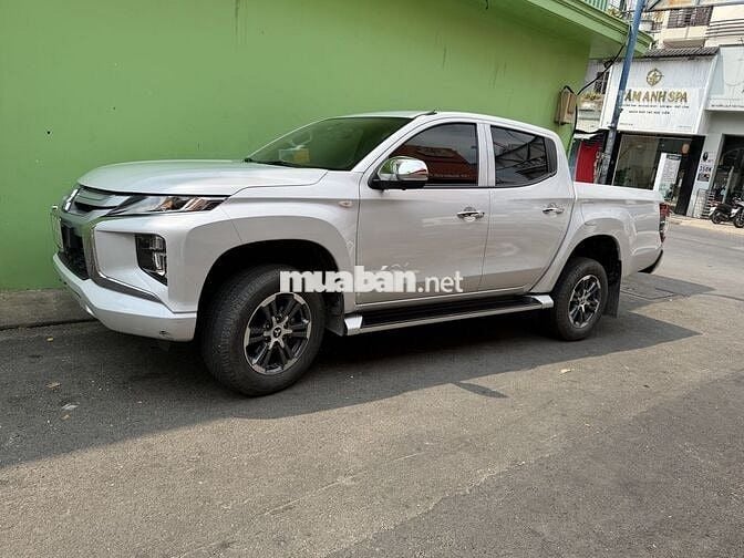 Mitsubishi Triton GLX 4x2 STD 2021 Trắng 23000km