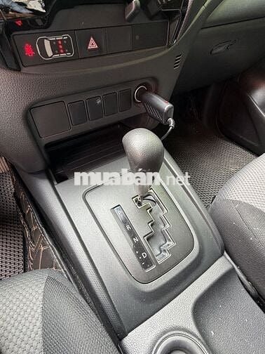 Mitsubishi Triton GLX 4x2 STD 2021 Trắng 23000km
