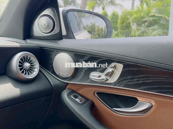 Mercedes-Benz GLC 300 2018 Trắng 120000 km