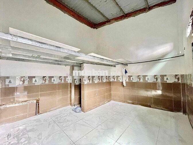 CHO THUÊ PHÒNG TRỌ GÁC CAO 2M KHÔNG ĐỤNG ĐẦU NGAY TẠI TÂN BÌNH