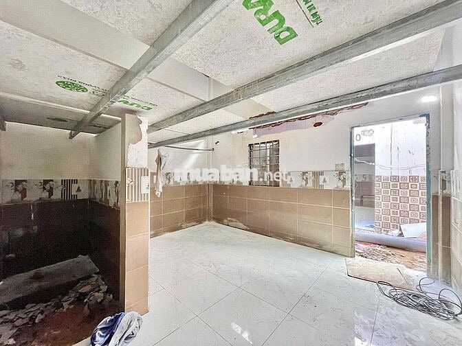 CHO THUÊ PHÒNG TRỌ GÁC CAO 2M KHÔNG ĐỤNG ĐẦU NGAY TẠI TÂN BÌNH
