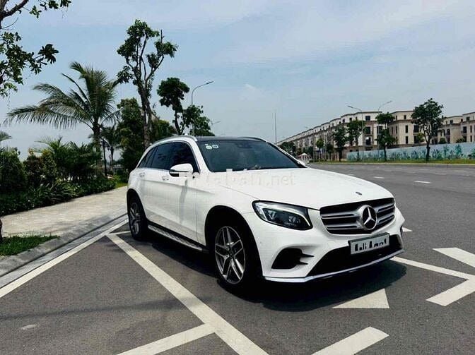 Mercedes-Benz GLC 300 2018 Trắng 120000 km