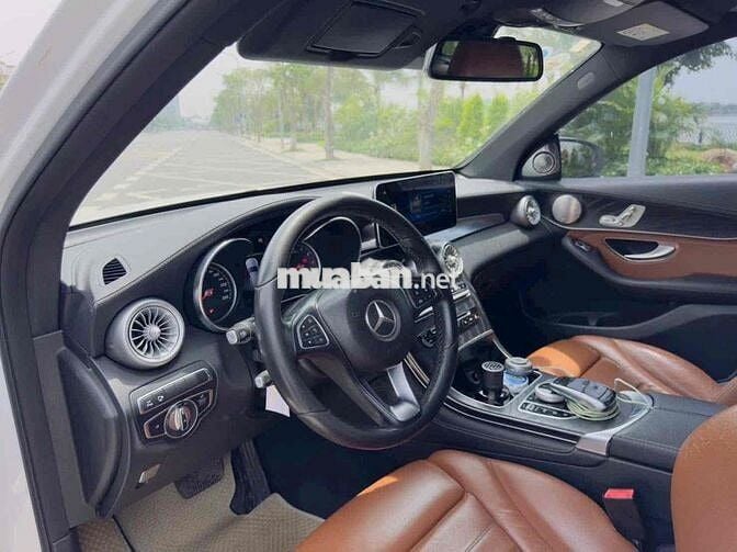 Mercedes-Benz GLC 300 2018 Trắng 120000 km