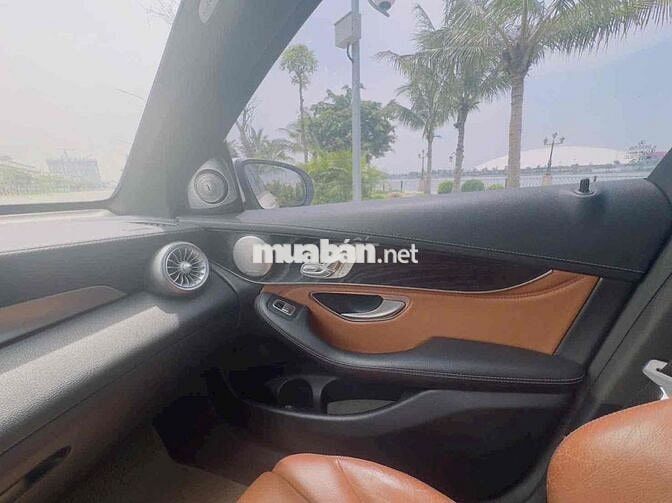 Mercedes-Benz GLC 300 2018 Trắng 120000 km