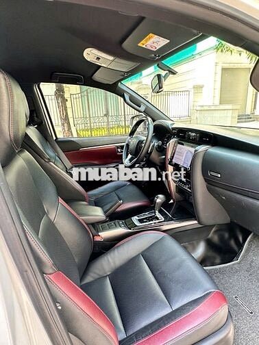 Toyota Fortuner Legender 2021 52,500 km màu Trắng