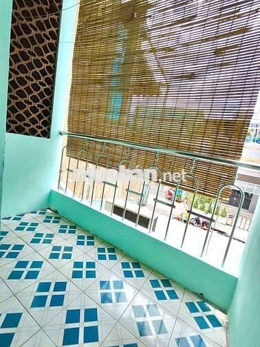 Nguyên lầu 2 có bancol không chung chủ