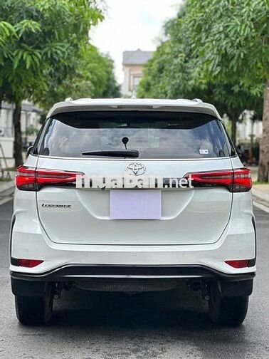 Toyota Fortuner Legender 2021 52,500 km màu Trắng