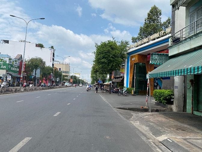 Bán nhà riêng đối diện đại học Công Thương TPHCM đường Lê Trọng Tấn
