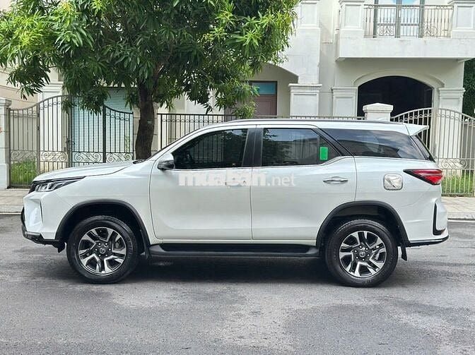 Toyota Fortuner Legender 2021 52,500 km màu Trắng