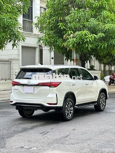 Toyota Fortuner Legender 2021 52,500 km màu Trắng