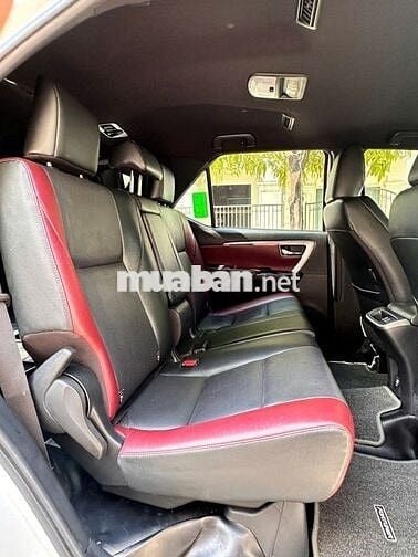 Toyota Fortuner Legender 2021 52,500 km màu Trắng