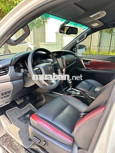 Toyota Fortuner Legender 2021 52,500 km màu Trắng